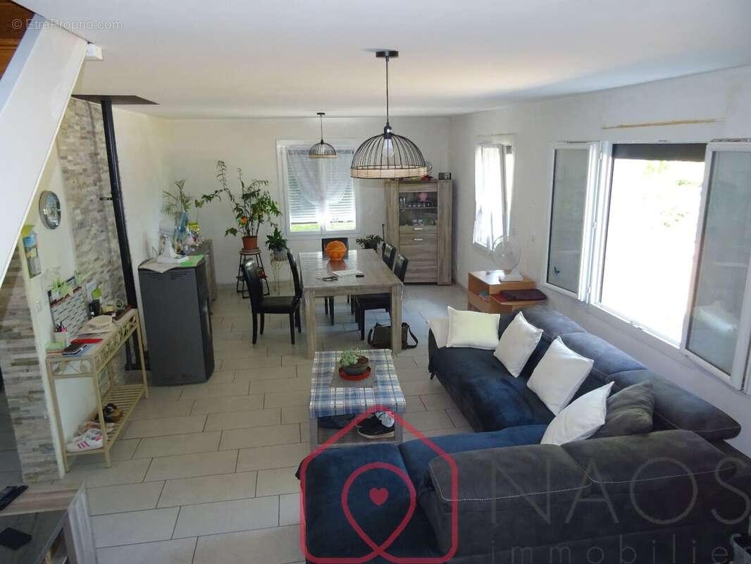 Maison rénovée T5- 120 m² hab. - photo 3