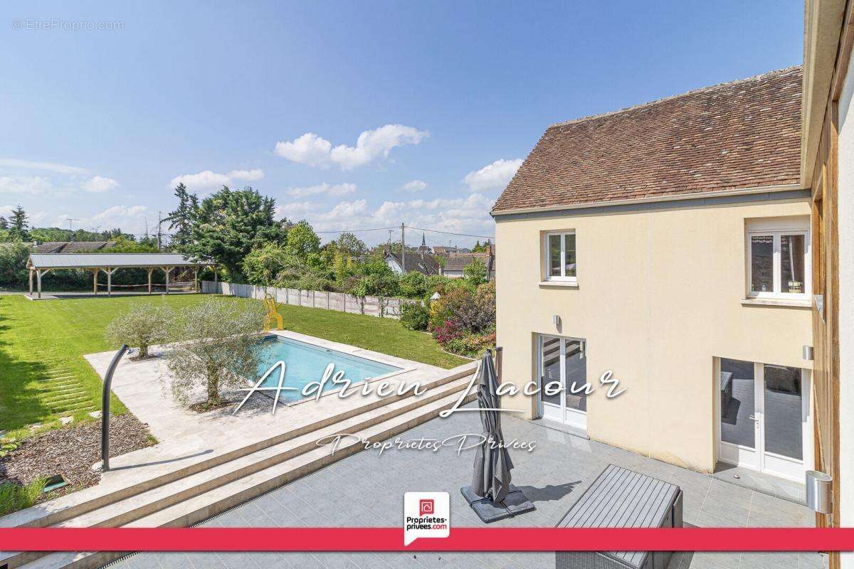 Maison à DUN-LE-POELIER