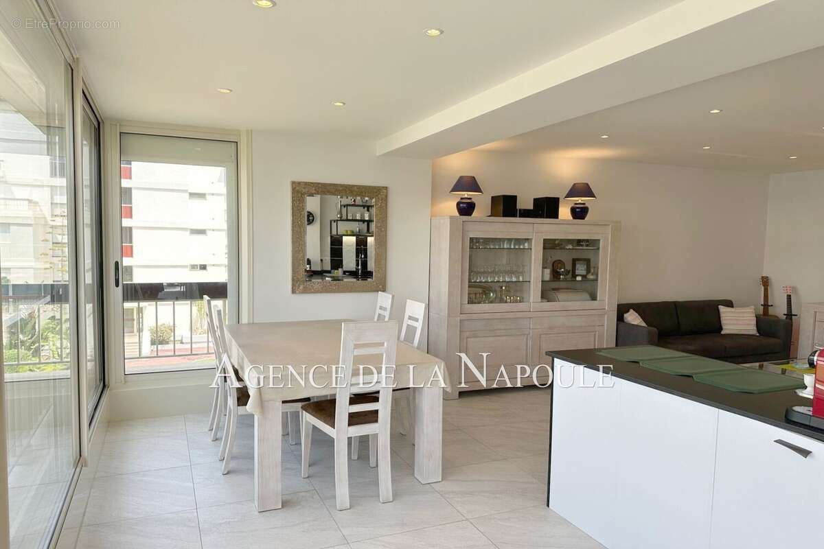 Appartement à MANDELIEU-LA-NAPOULE