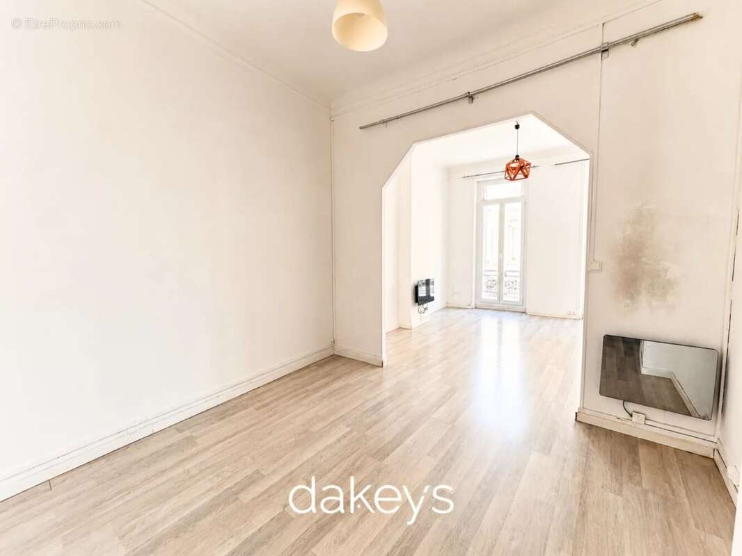 Appartement à MARSEILLE-6E
