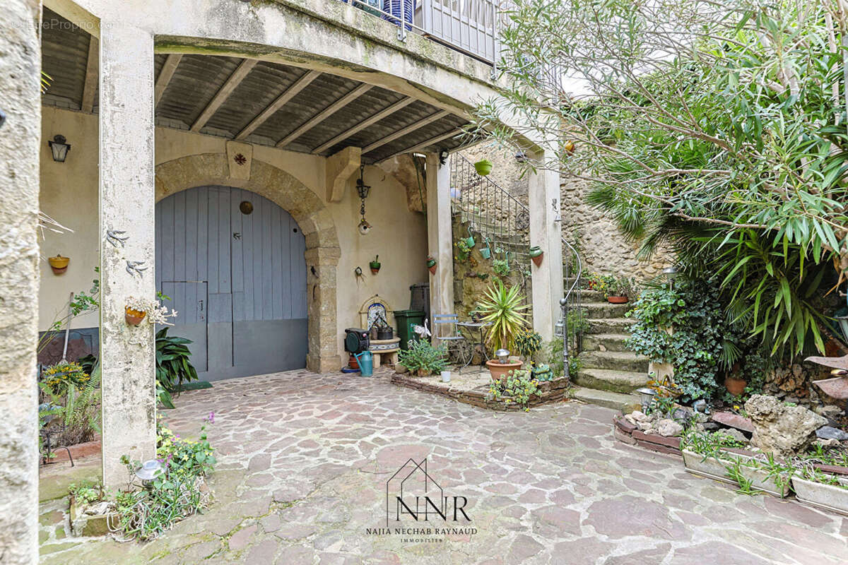 Maison à JONQUIERES