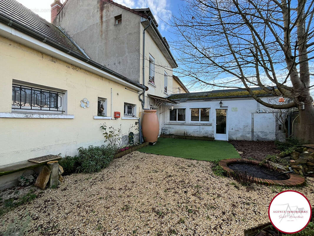 Maison à SAINT-AMAND-MONTROND