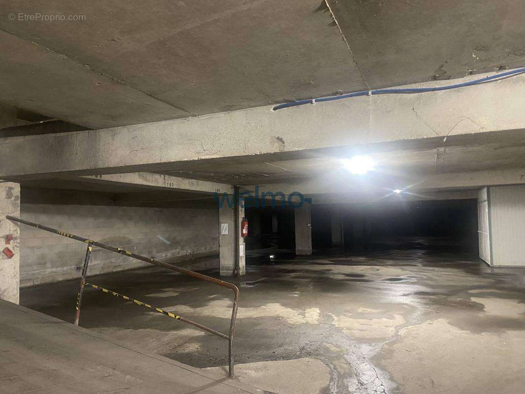 Parking à SAINT-DENIS