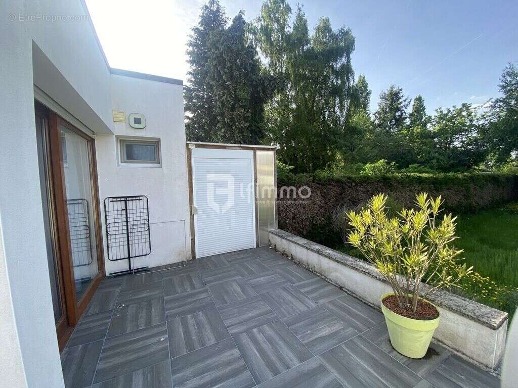 Maison à QUIEVRECHAIN