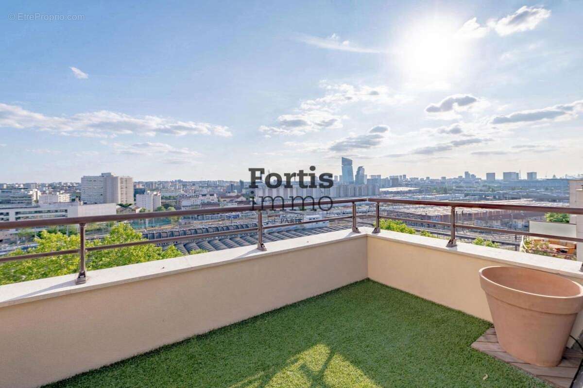 Appartement à CHARENTON-LE-PONT