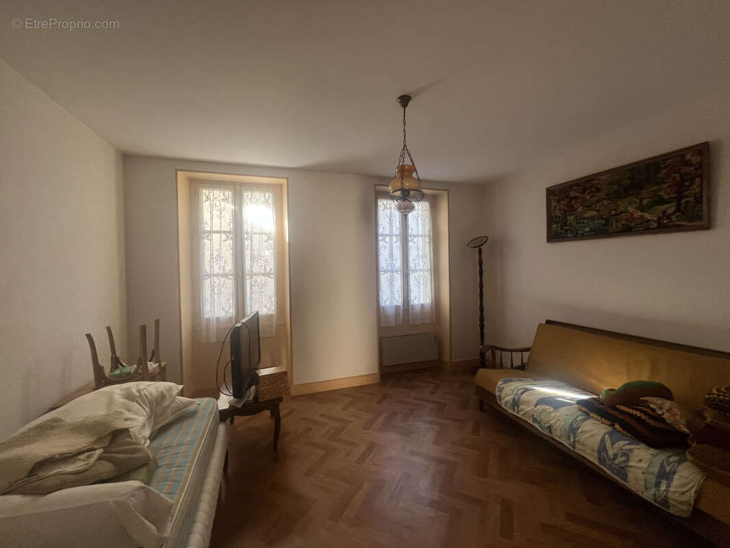 Maison de ville avec dépendance et jardin ! - photo 4