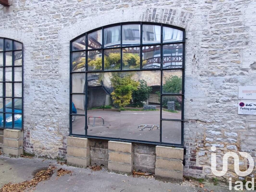 Photo 1 - Commerce à TROYES