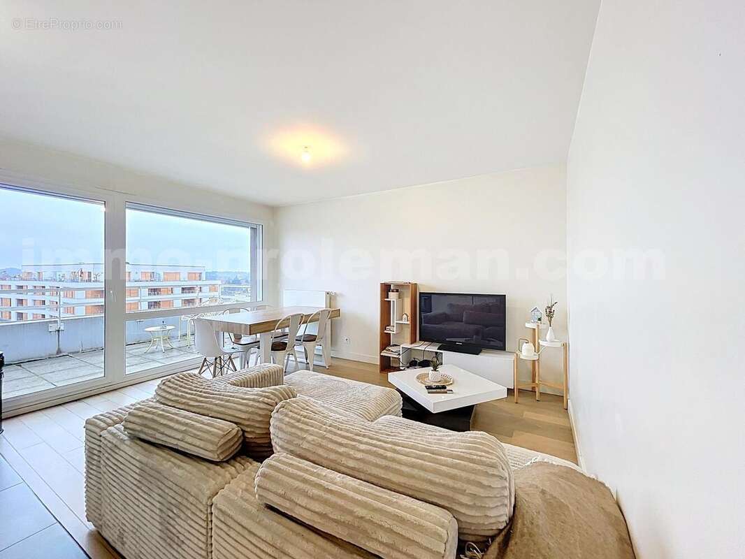 Appartement_T3_Annemasse_Genève_Ceva_tramway_Suisse_investissement_hyper_centre_Séjour_ - Appartement à ANNEMASSE