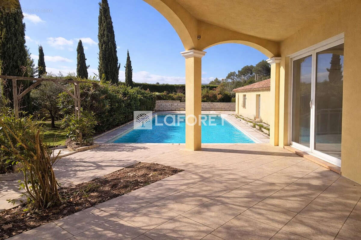 Maison à SAINT-MAXIMIN-LA-SAINTE-BAUME