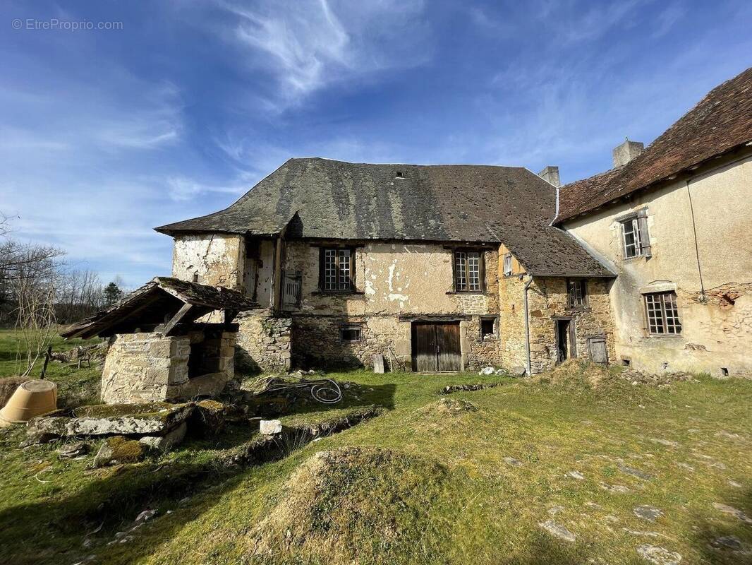 Maison à SALON-LA-TOUR