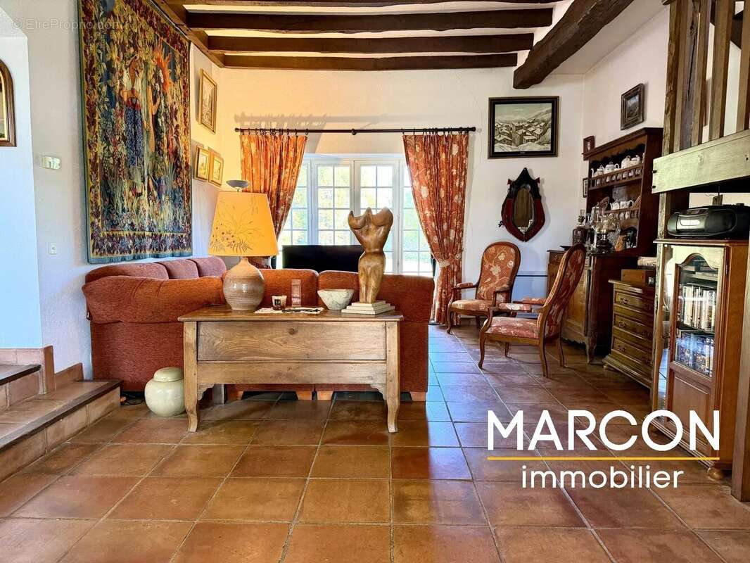 Maison à LA CELLE-DUNOISE