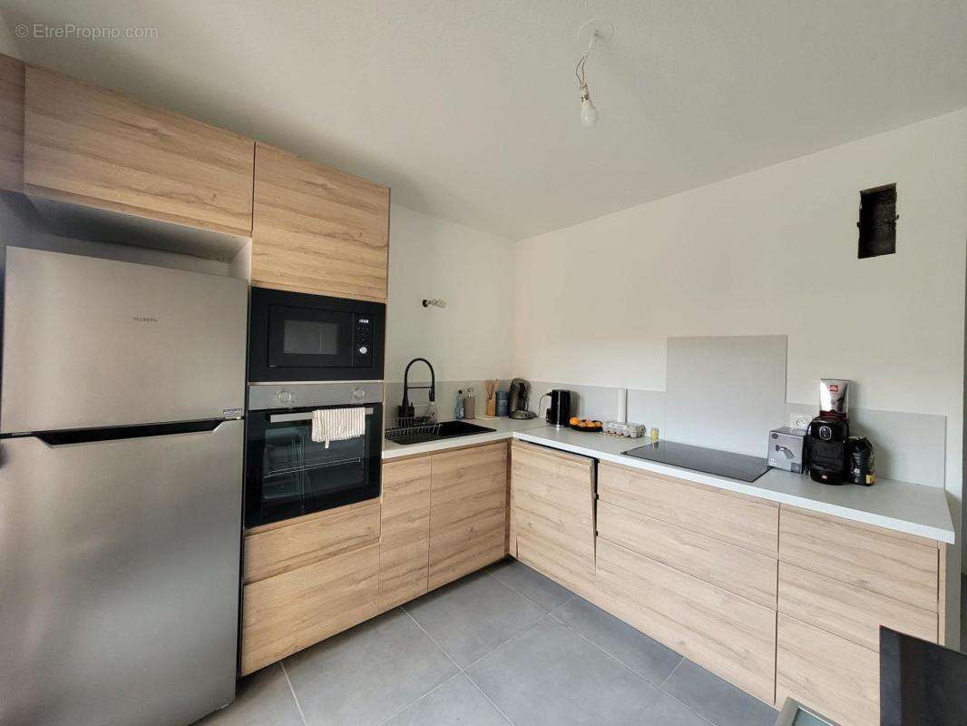 Appartement à ROCHE-LA-MOLIERE