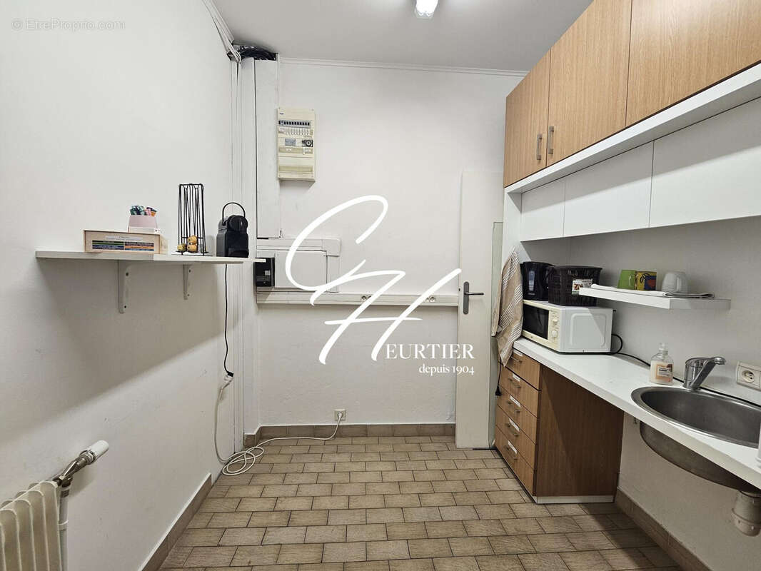 Commerce 42 m² à Voiron  - photo 6