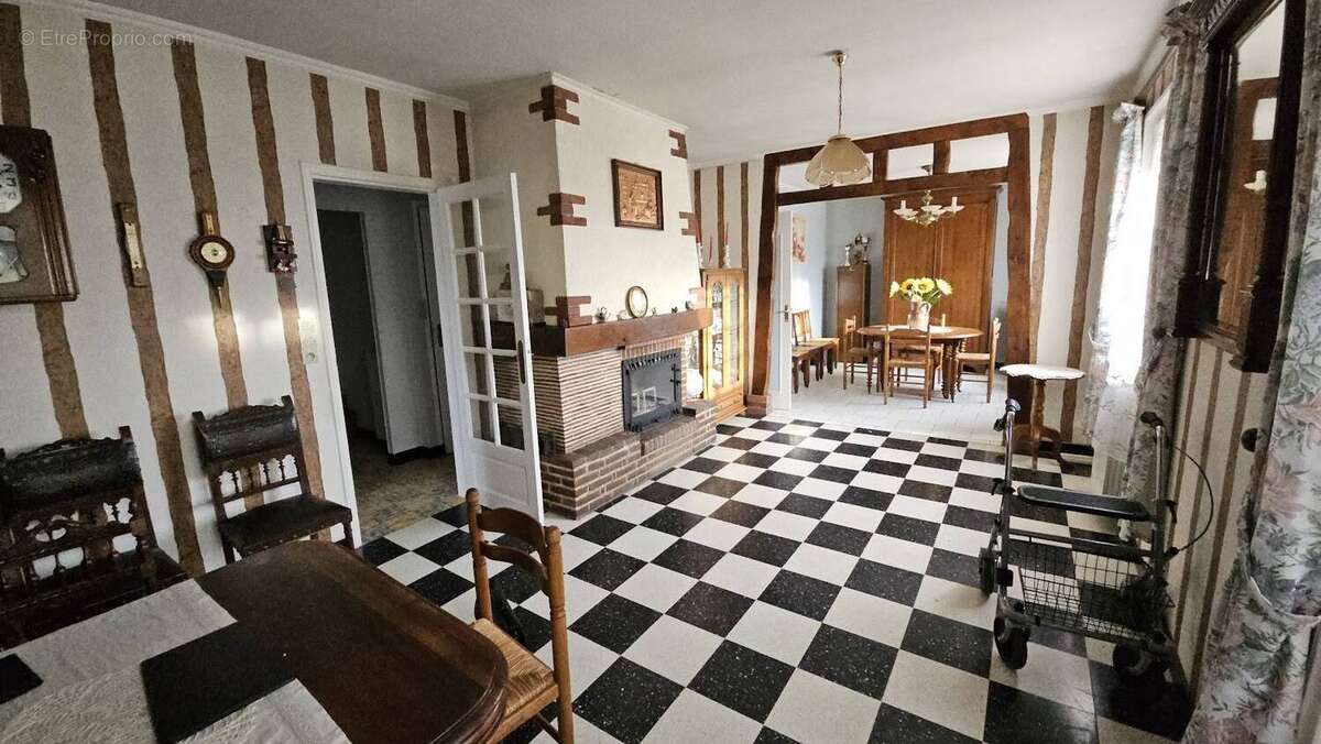 Maison à CLERES