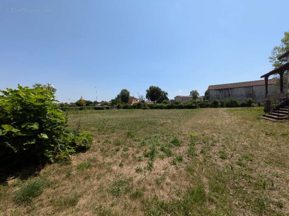 Terrain 840 m² à Saint-Didier-Sur-Chalaronne  - photo 2
