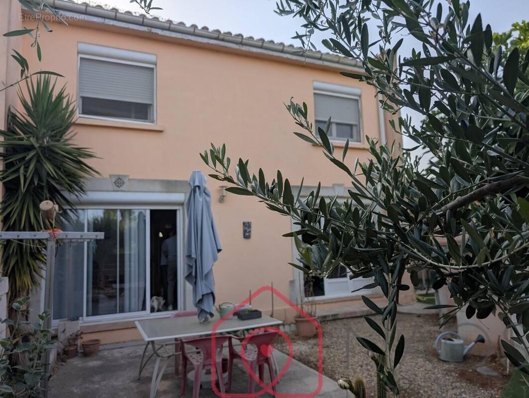 Maison à COURSAN