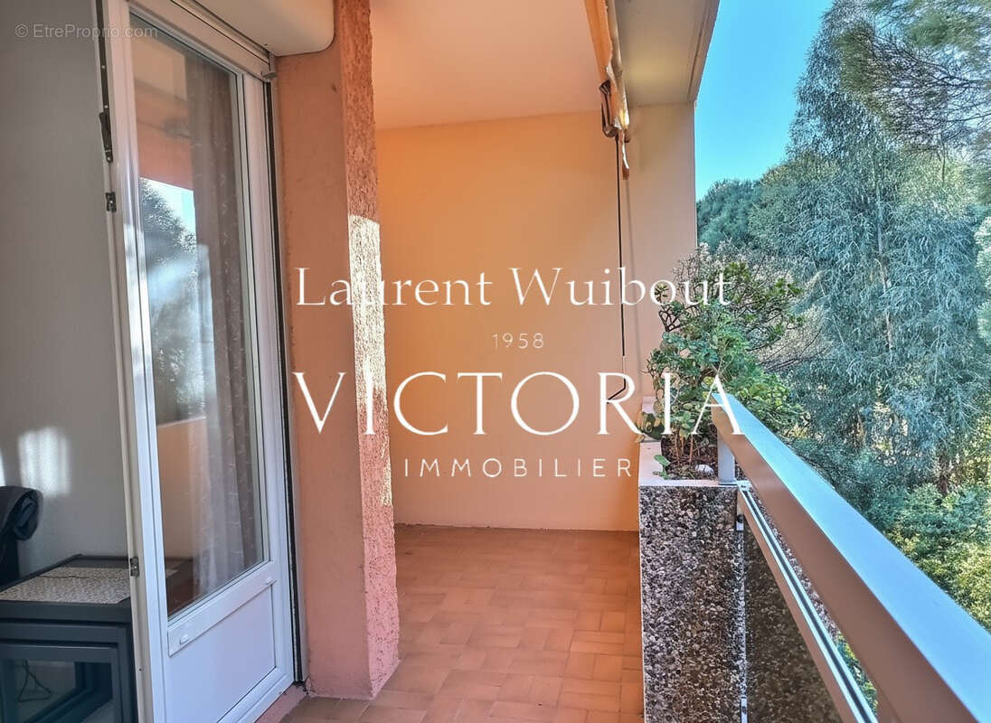 Appartement à BORMES-LES-MIMOSAS