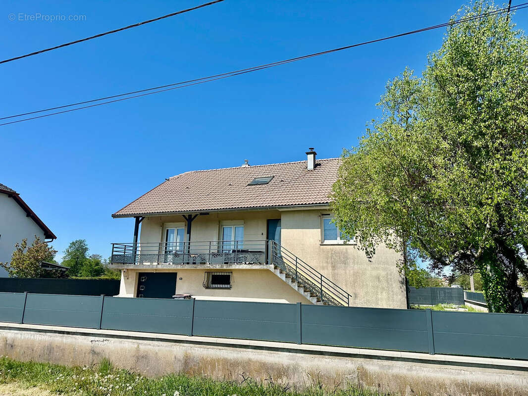 Maison à SAINT-LOUP-SUR-SEMOUSE