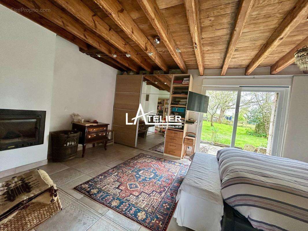 Maison à SAINT-ETIENNE-DE-MONTLUC