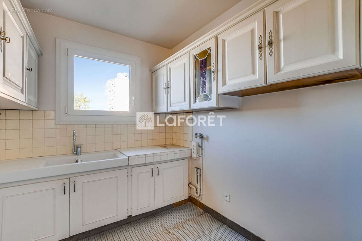 Appartement à PARIS-14E