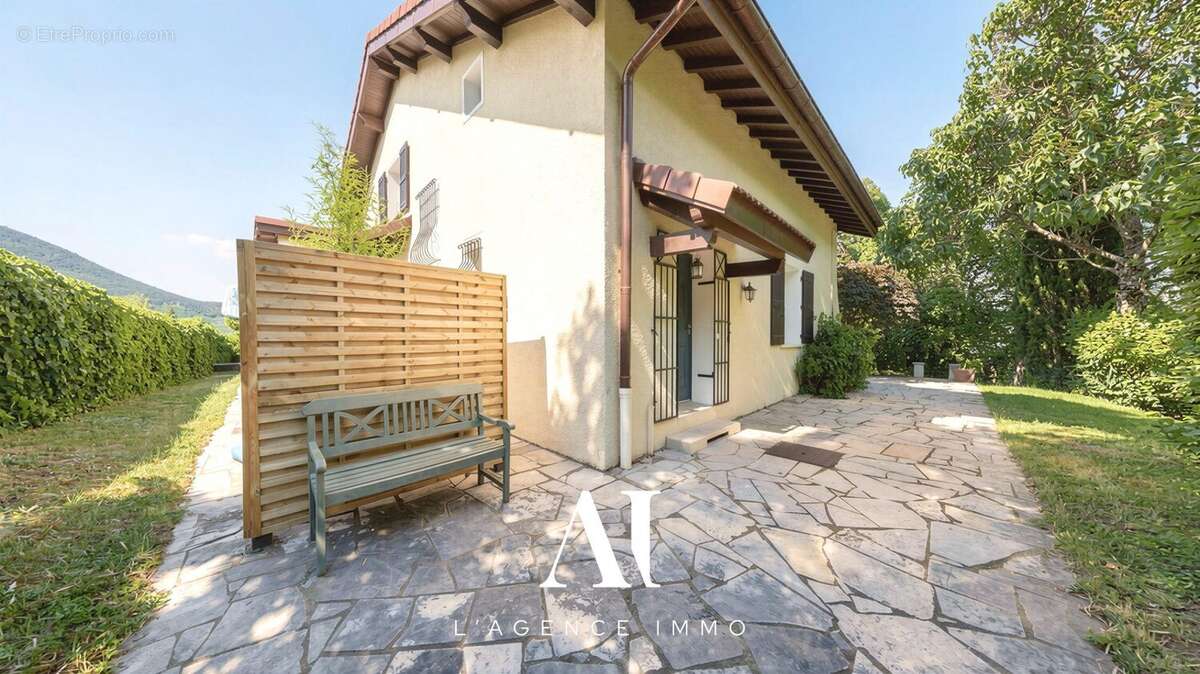 Maison 266 m² à Gex  - photo 6