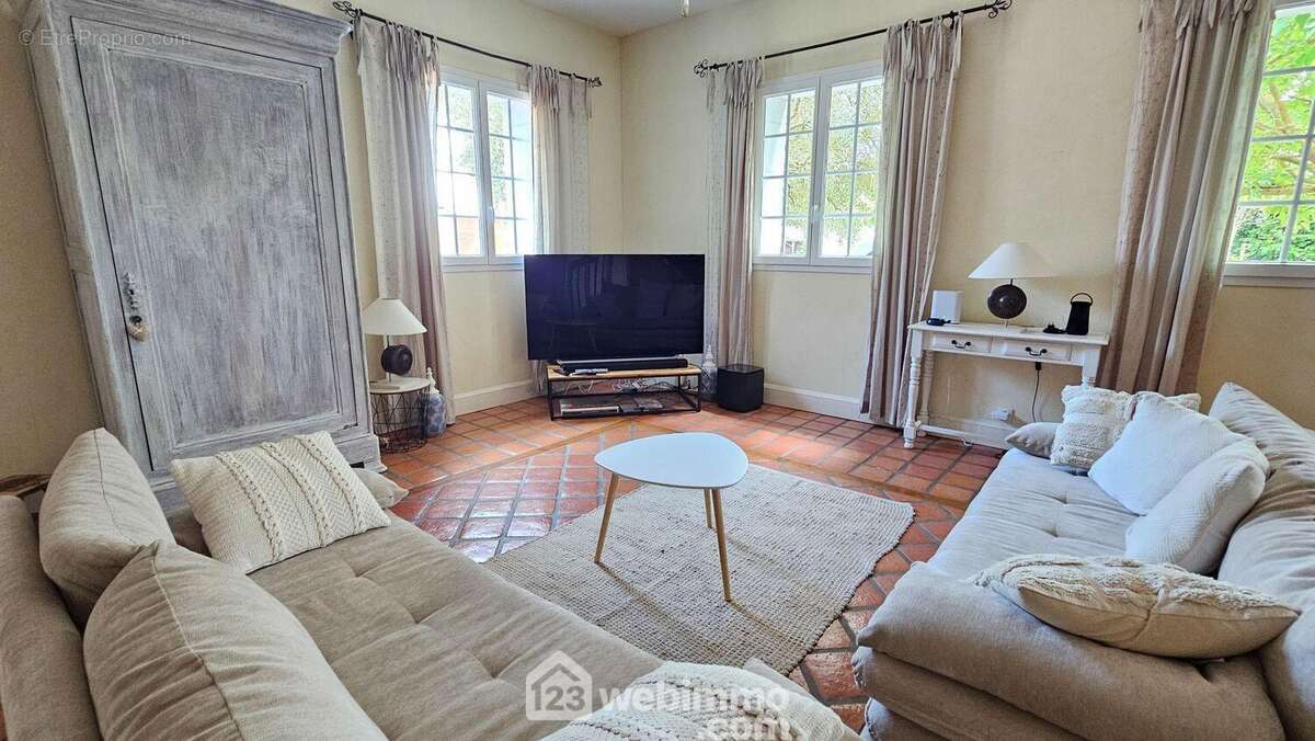 Maison 240 m² à Gayan  - photo 5