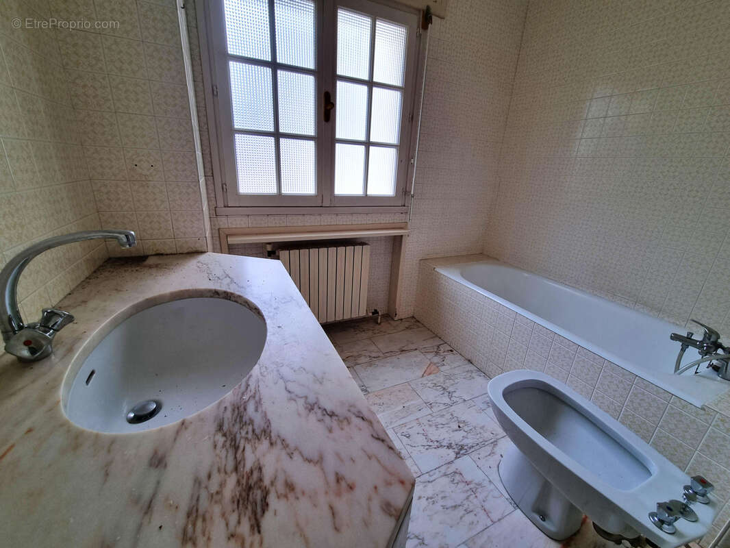 Maison à LAMALOU-LES-BAINS