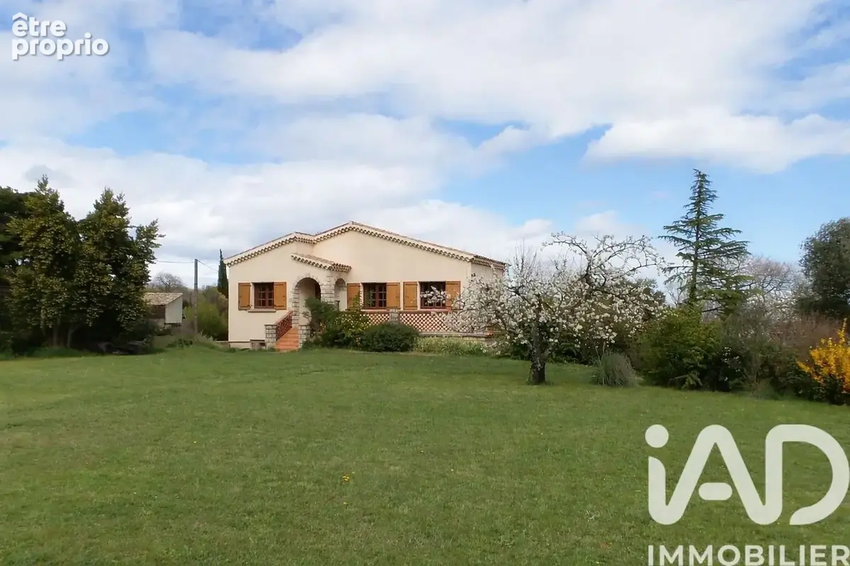 Photo 1 - Maison à SAINT-MARCEL-DE-CAREIRET