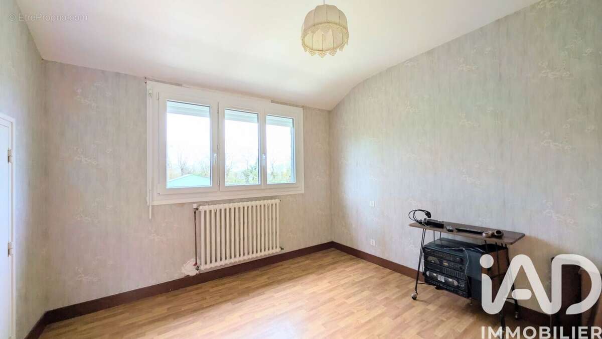 Maison 94 m² à Josselin  - photo 9