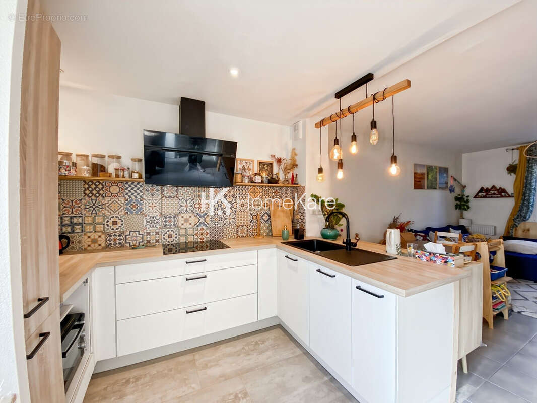 Maison à VILLENAVE-D&#039;ORNON