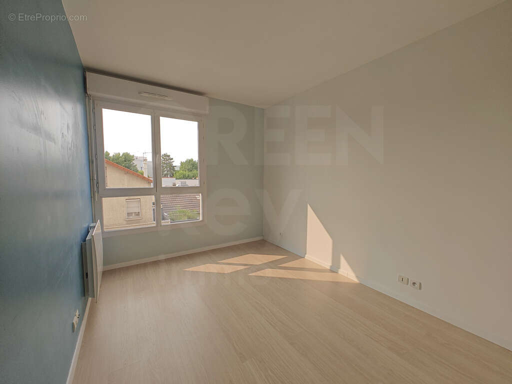 Appartement à SURESNES