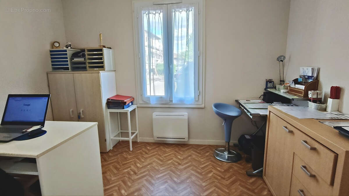 Maison à SAINT-SEURIN-DE-CURSAC