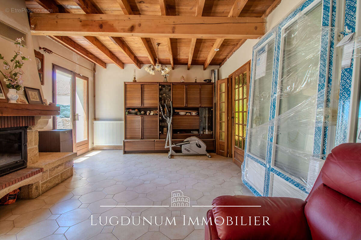 Maison Pont De Cheruy 6 pièce(s) 104 m2 + Jardin + Dépendance - photo 2