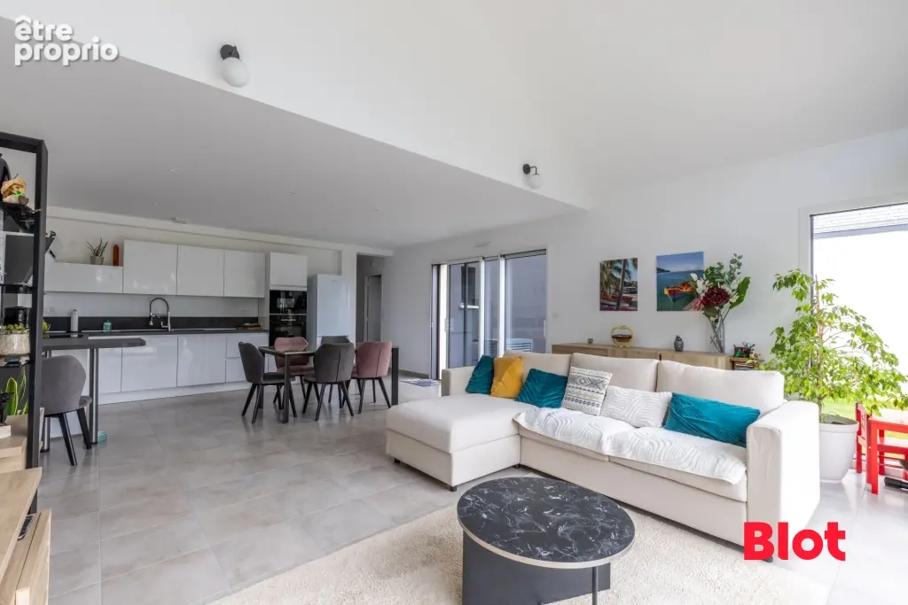 Maison 5 pièces 110 m² à vendre à Chateaugiron (35410) - photo 2