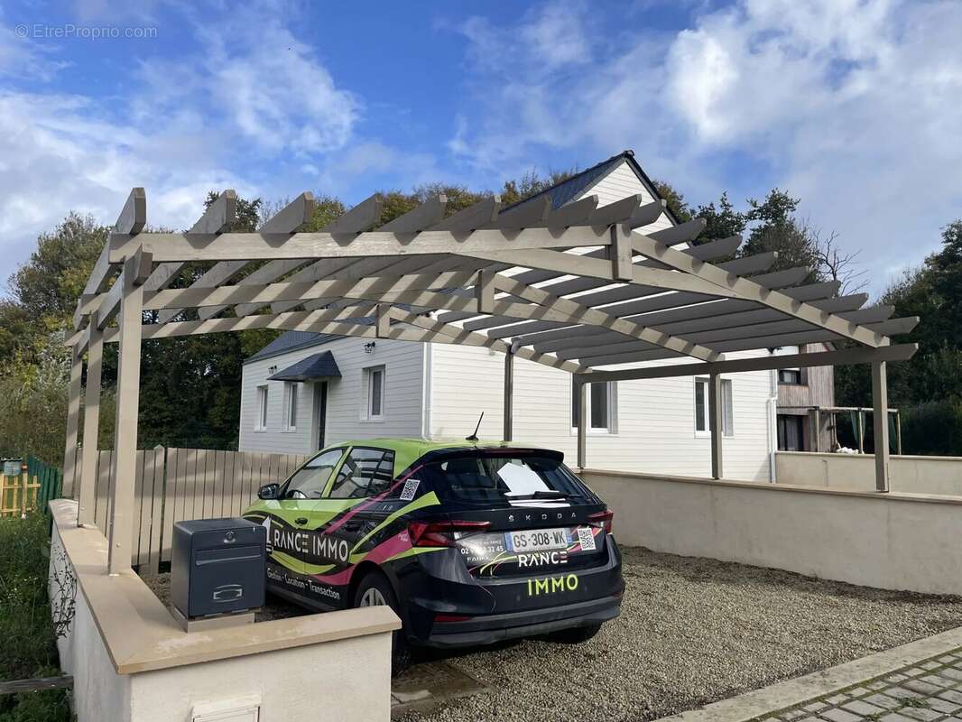 Maison à LA VICOMTE-SUR-RANCE