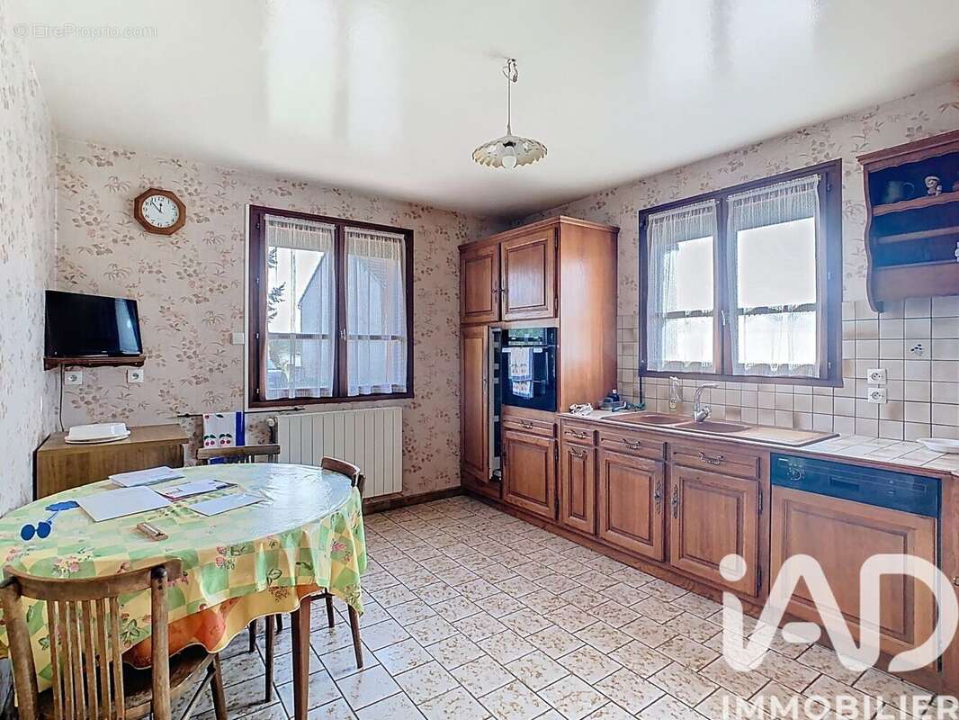 Maison 178 m² à Clamanges  - photo 4