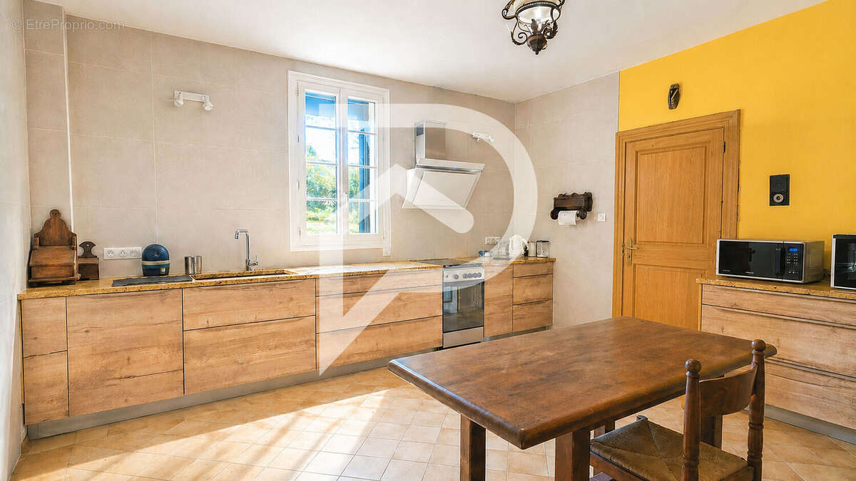 Maison Lombers 8 pièces 313 m² - photo 5