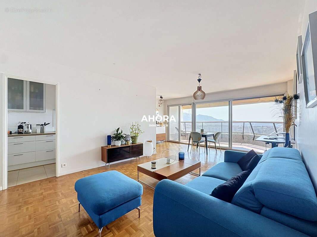 Appartement 82 m² à Marseille-8e  - photo 4