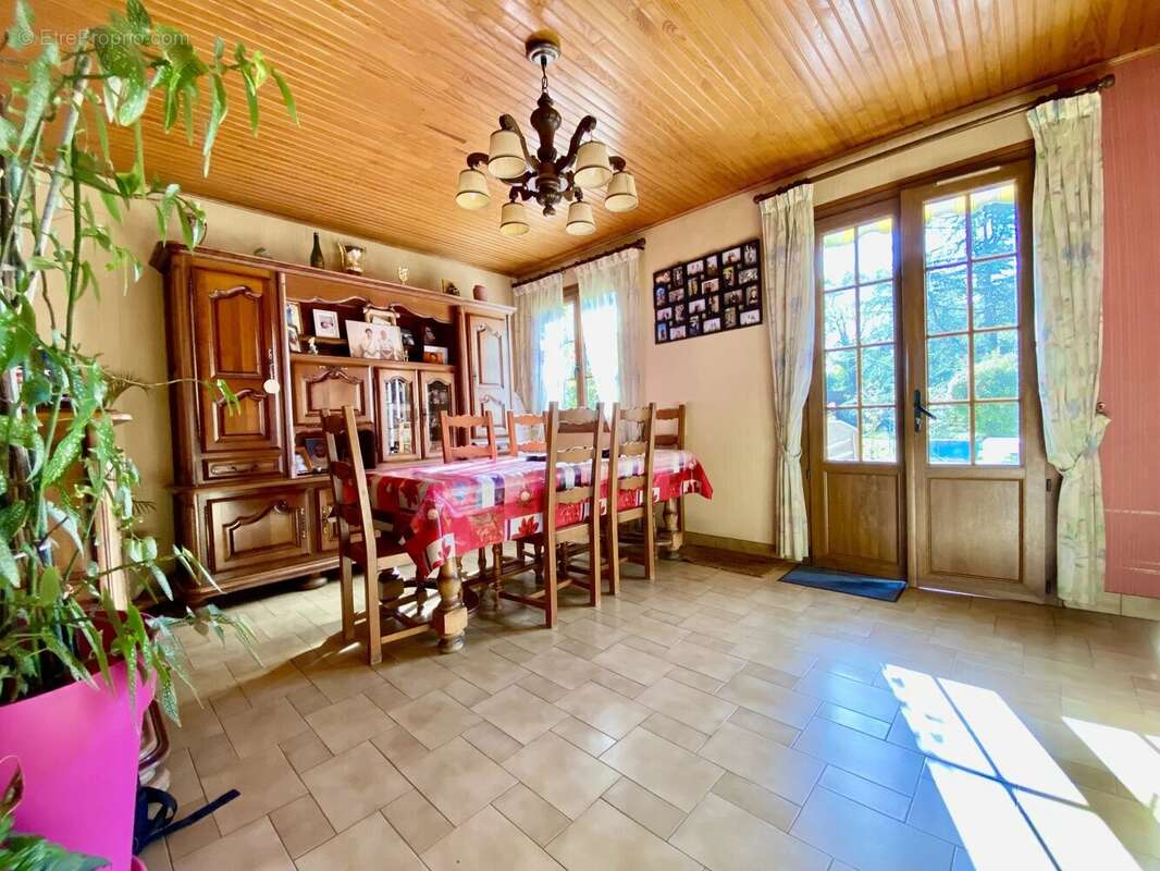 Maison à COURDEMANCHE