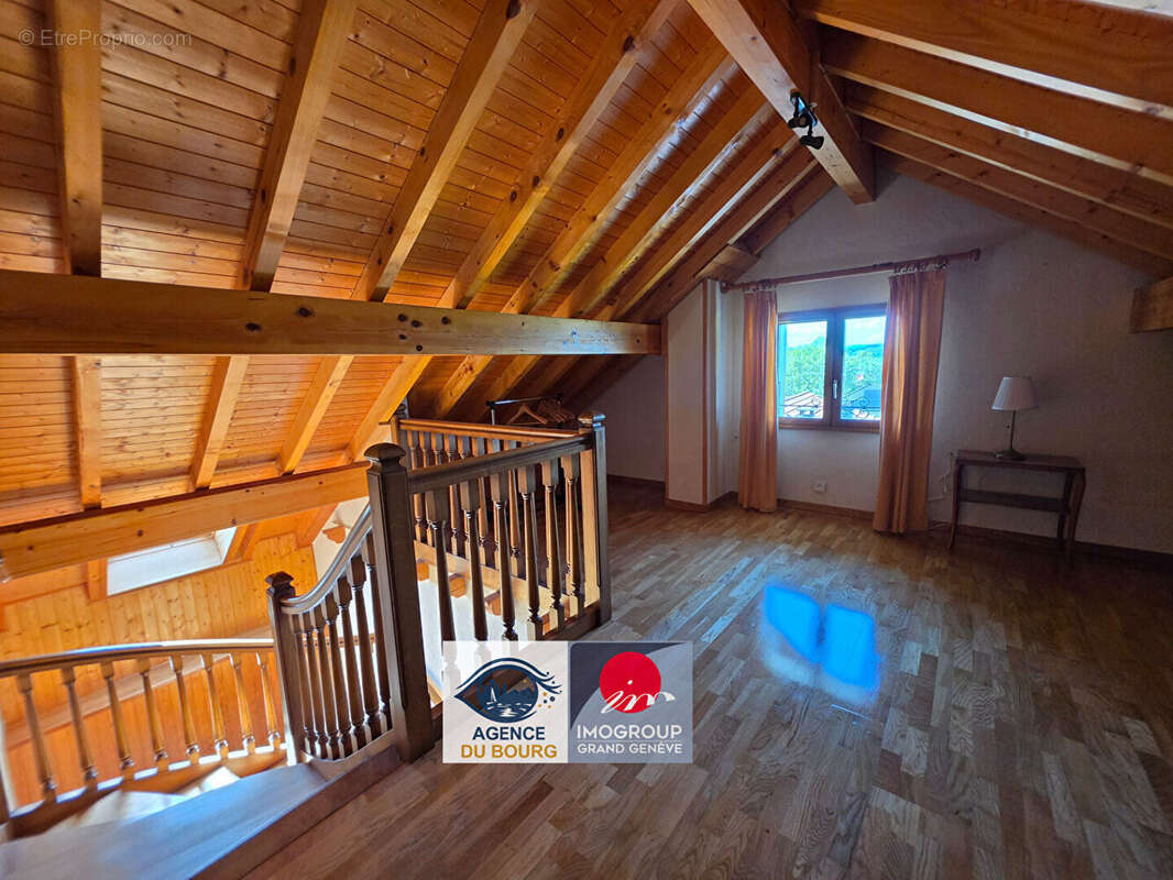 Opportunité rare - Ensemble immobilier de deux maisons avec dépendances à DRAILLANT - photo 11