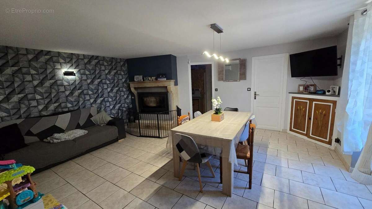 Maison 120 m² à Moussac  - photo 8