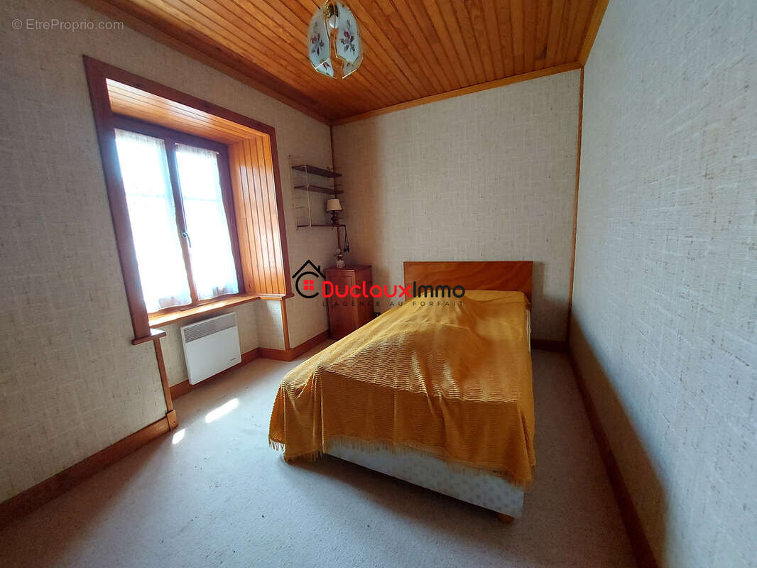 Maison typique en pierre avec une grangette - photo 7