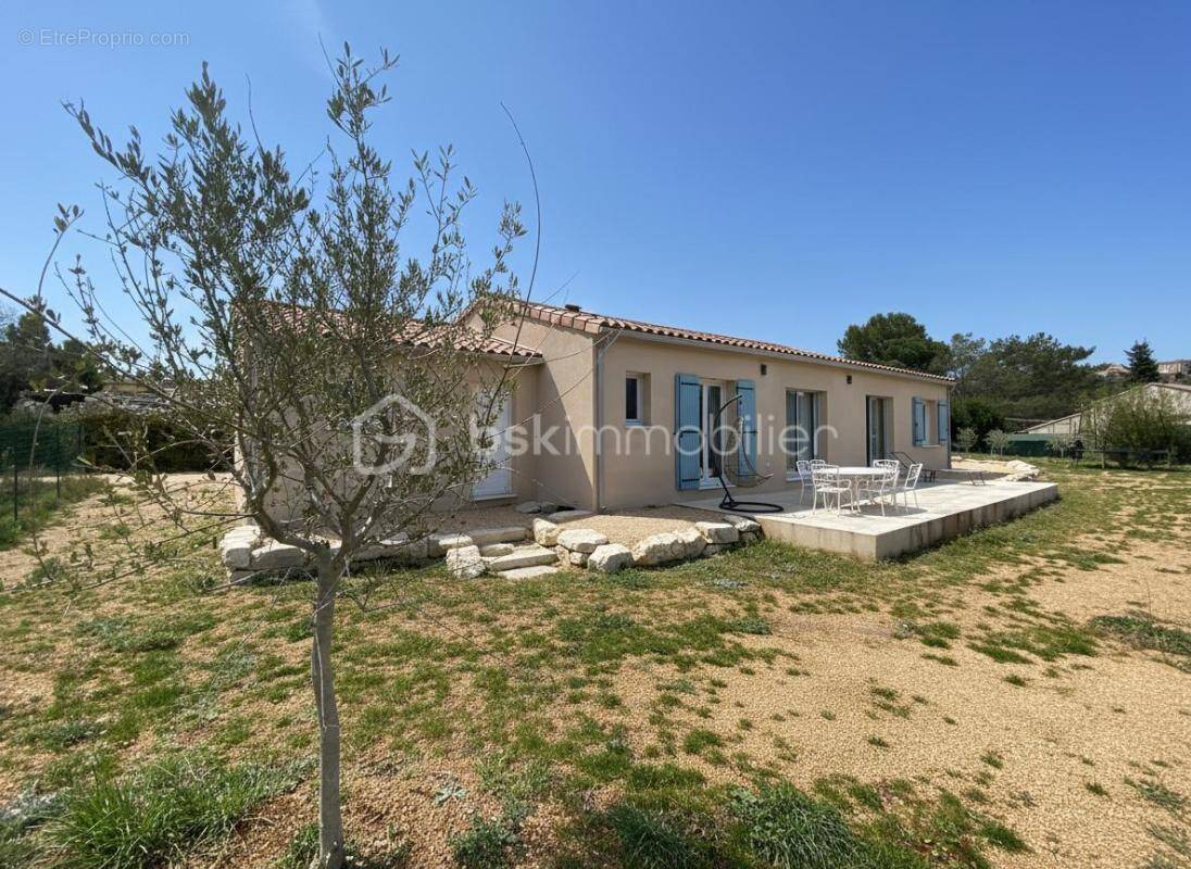 Maison à SAINT-SATURNIN-LES-APT