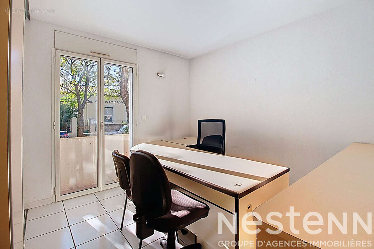 À vendre - locaux professionnels / bureaux 93m² - draguignan centre-ville avec possibilité de changement de destination - photo 7