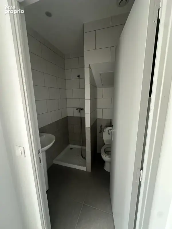 T2 côté cour — 3ᵉ étage — 34,14 m2 - photo 3