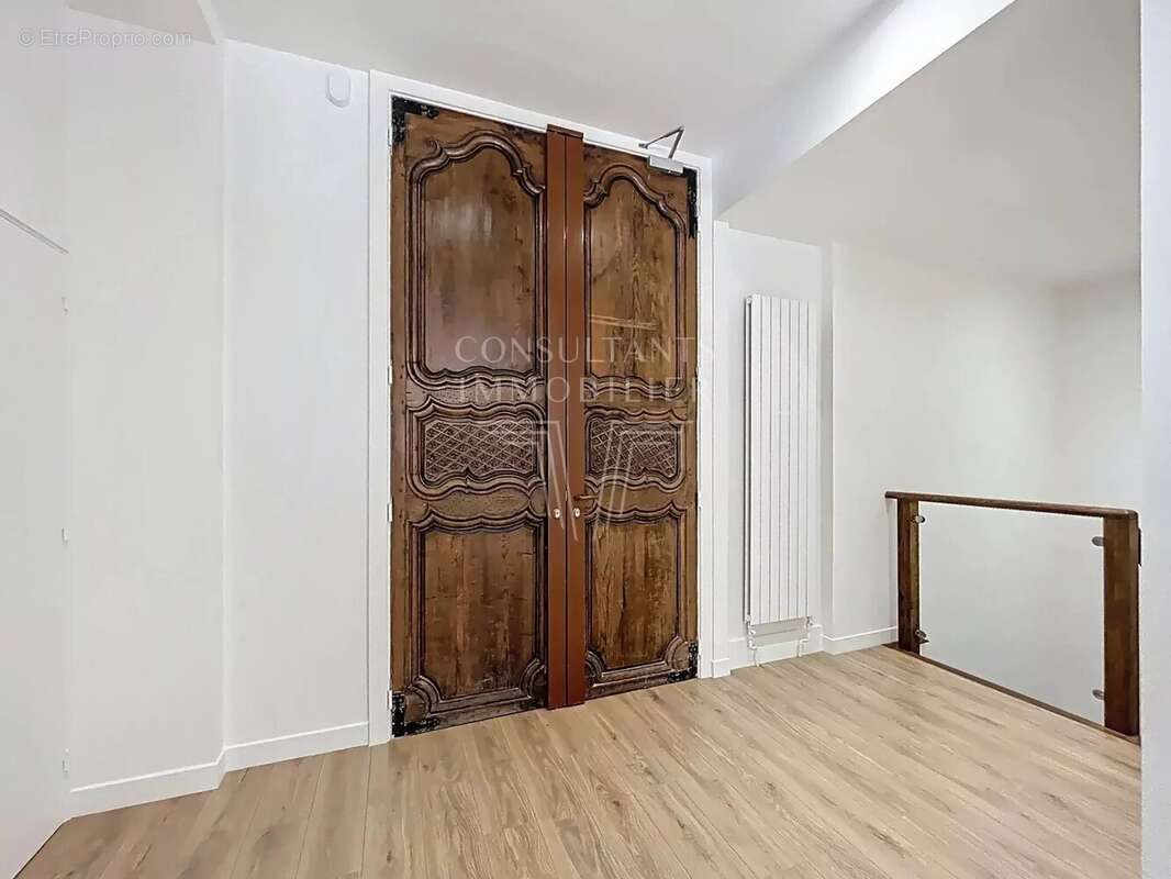 Appartement à PARIS-8E