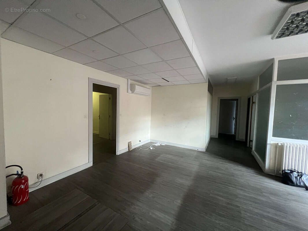 Commerce à LE PEAGE-DE-ROUSSILLON