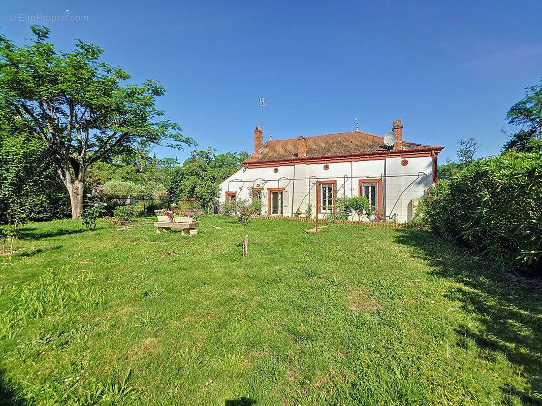 Maison à SAVERDUN
