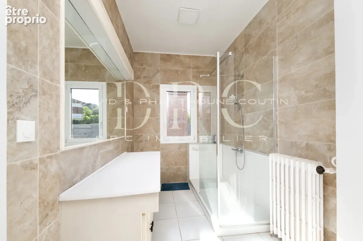 Maison de caractère, T6 de 171 m2 au calme avec jardin, terrasses et garages. - photo 4
