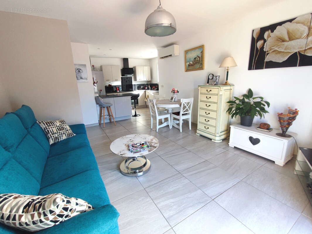 Appartement à SIX-FOURS-LES-PLAGES